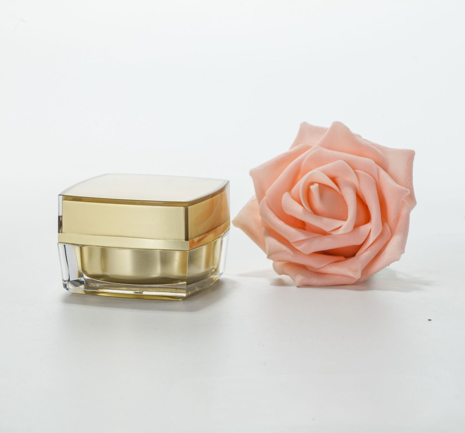 Conjunto de Frascos Quadrados de Acrílico para Loção Tônica Dourada