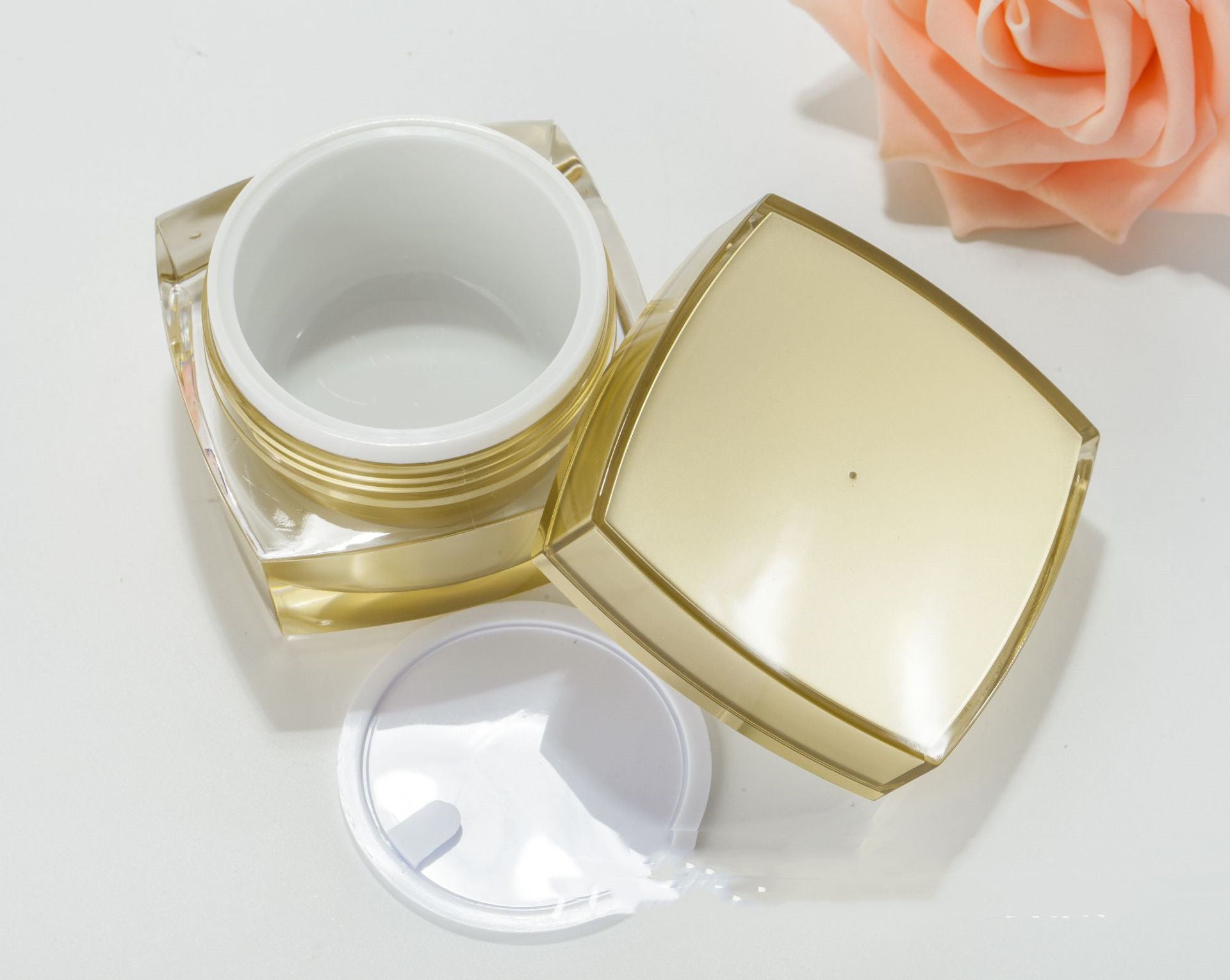 Conjunto de Frascos Quadrados de Acrílico para Loção Tônica Dourada